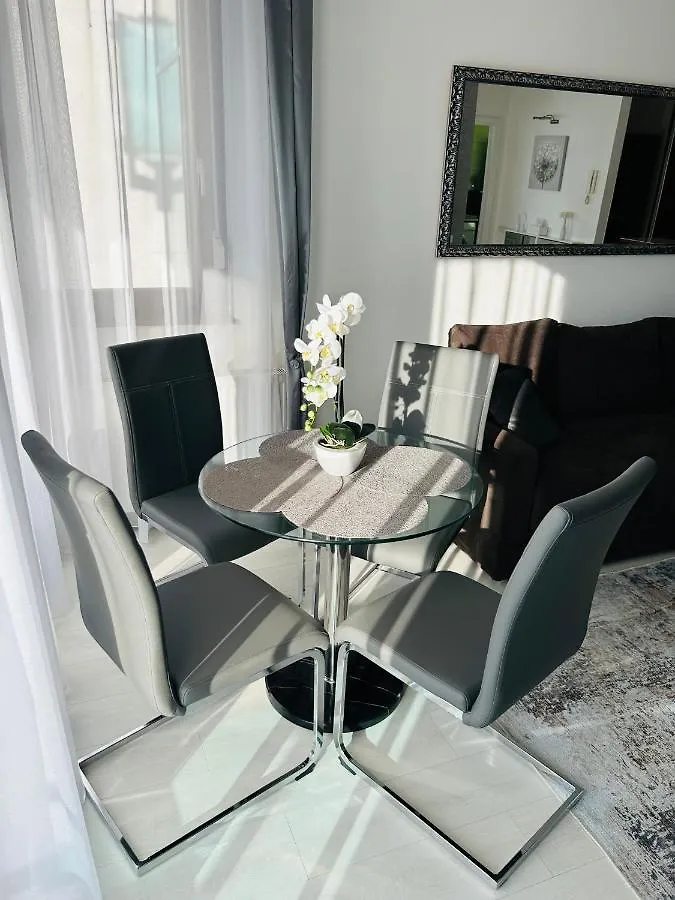 Marina Bay Apartman Budapest 0*,  Hungary